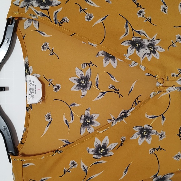 Sienna Sky Harvest Yellow V Neck w/ Gray Floral Design and Elastic Waist  Small - Picture 2 of 5